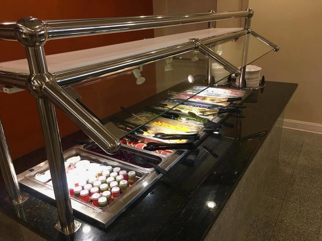 ラマダ プラザ ホテル アトランタ エアポート カレッジパーク エクステリア 写真
